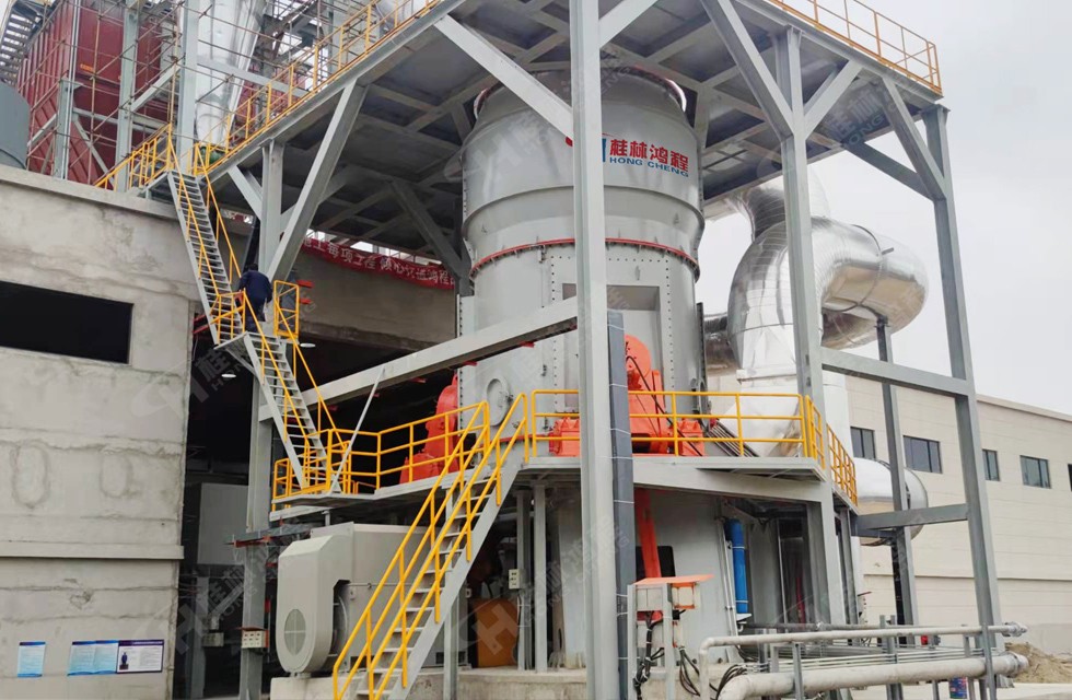 豪氣！福建這家廠一次訂了三臺鈦精礦磨粉機(jī)